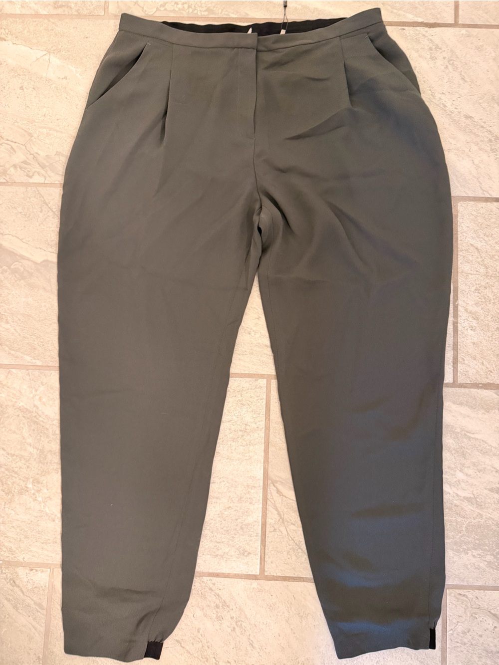 NWT Tahari Charcaol Grey tapered Leg Trousers size 14